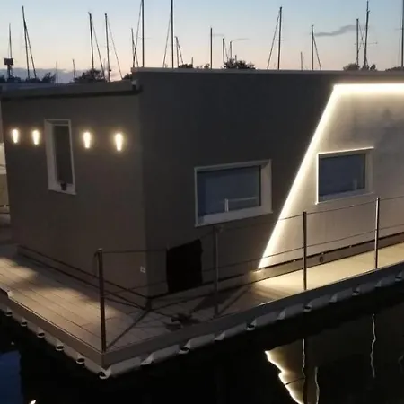 Marina Degli Estensi Floating - House Boat