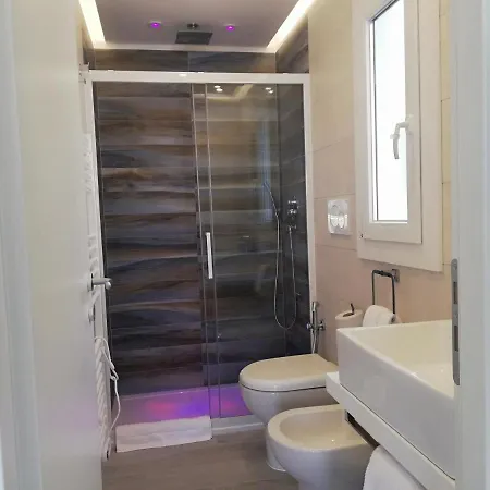 船上ホテル Marina Degli Estensi Floating - House Boat リド・デッリ・エステンシ