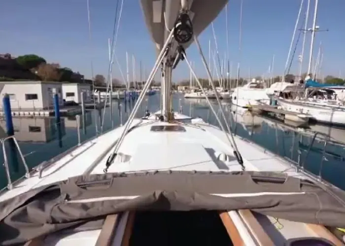 Marina Degli Estensi Floating - House Boat *