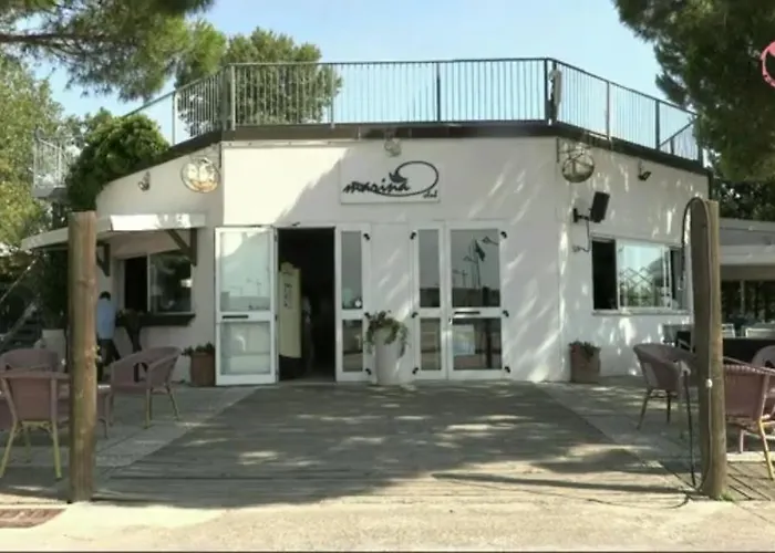 Marina Degli Estensi Floating - House Boat *