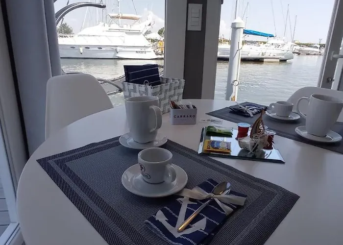 Bateau-hôtel Marina Degli Estensi Floating - House Boat