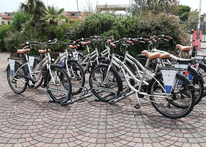 Marina Degli Estensi Floating Botel Llido Degli Estensi