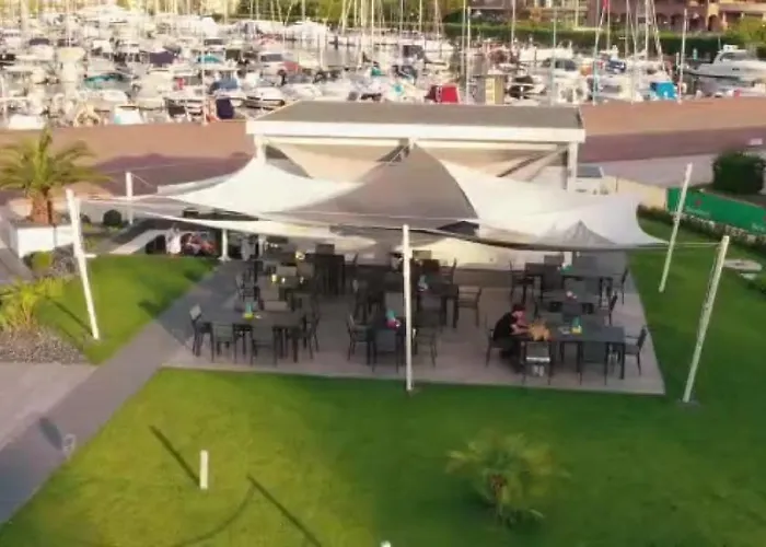 Marina Degli Estensi Floating - House Boat Llido Degli Estensi