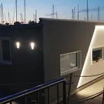 Marina Degli Estensi Floating - House Boat * Llido Degli Estensi