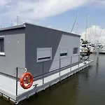 Båthotell Marina Degli Estensi Floating - House Boat Llido Degli Estensi