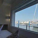 Marina Degli Estensi Floating - House Boat Båthotell