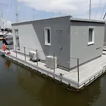 Marina Degli Estensi Floating - House Boat Llido Degli Estensi