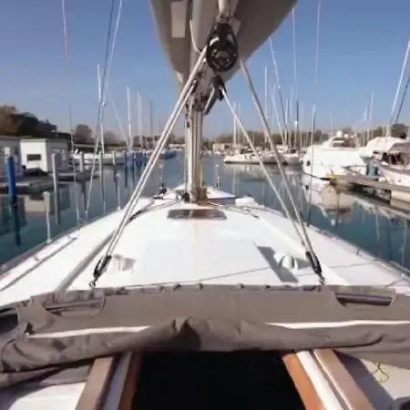 Marina Degli Estensi Floating - House Boat *