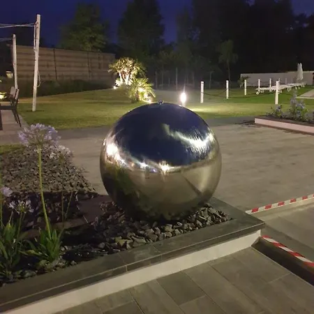 Úszó hotel Marina Degli Estensi Floating