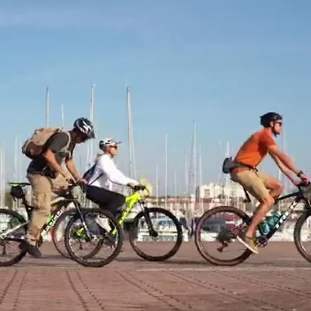 Marina Degli Estensi Floating Úszó hotel *