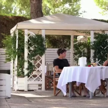 Úszó hotel Marina Degli Estensi Floating Lido degli Estensi