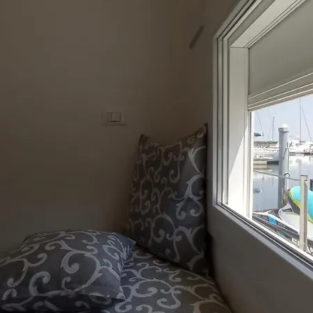 Marina Degli Estensi Floating Lido degli Estensi