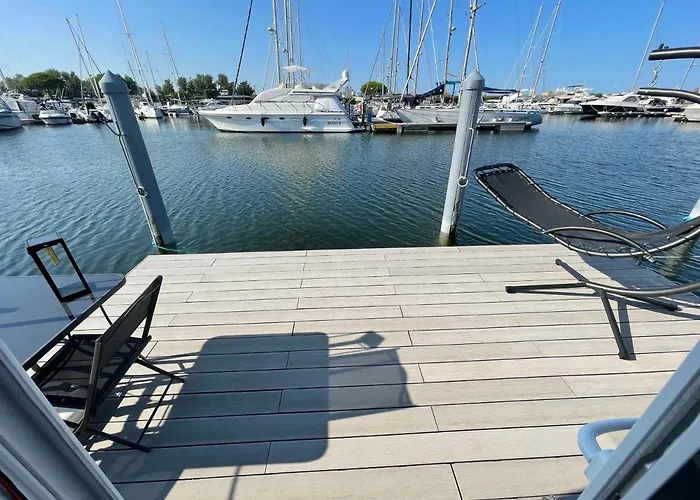 Marina Degli Estensi Floating - House Boat Llido Degli Estensi