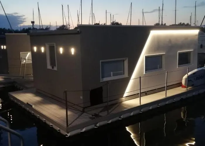 Marina Degli Estensi Floating - House Boat