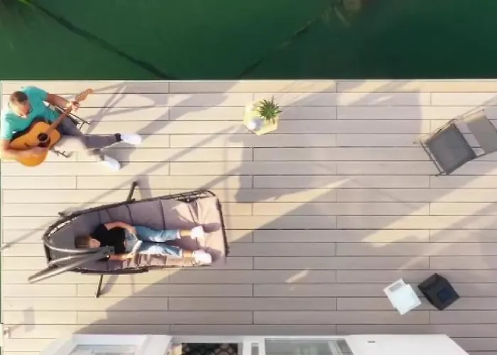 Marina Degli Estensi Floating 보트호텔