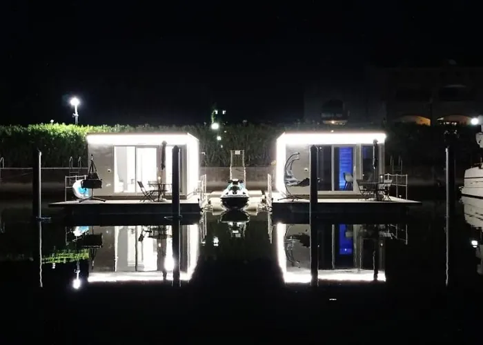 Marina Degli Estensi Floating - House Boat Llido Degli Estensi