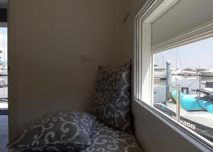 Marina Degli Estensi Floating - House Boat Llido Degli Estensi