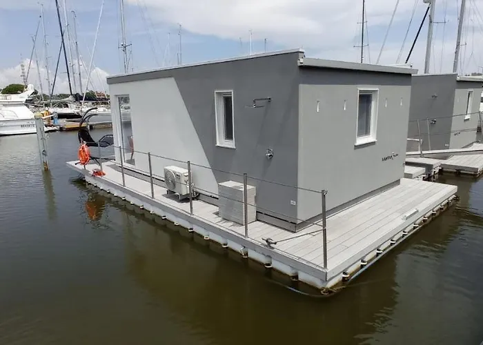 Marina Degli Estensi Floating - House Boat Llido Degli Estensi
