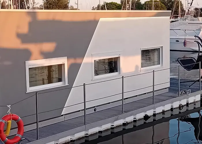 Marina Degli Estensi Floating - House Boat Πλωτό κατάλυμα